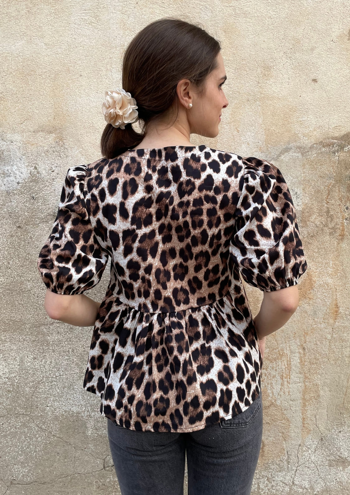 Blusa Lisboa - Leopardo lazos rojos