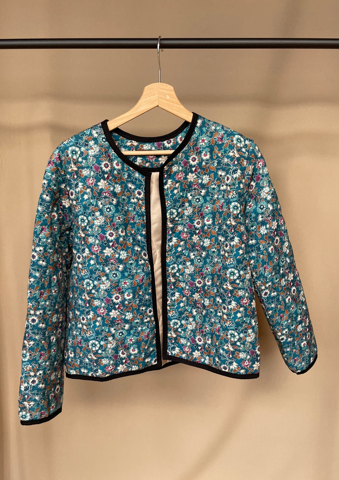 Chaqueta guateada flores