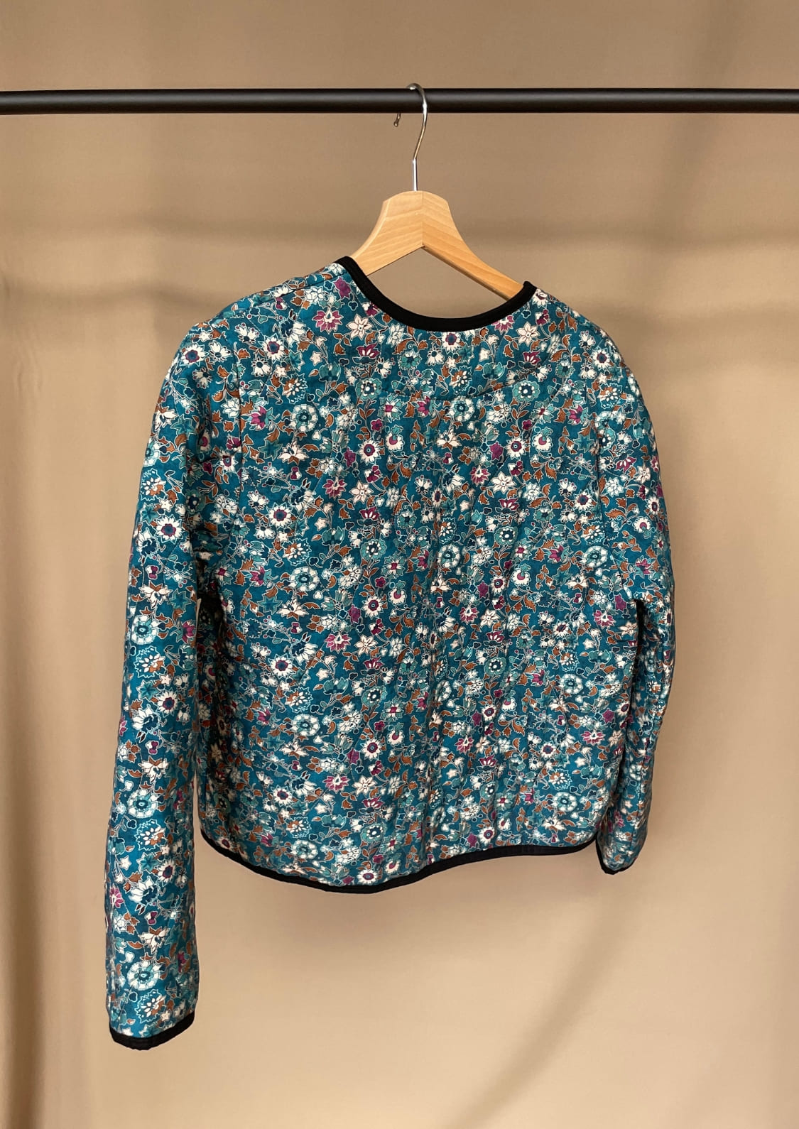 Chaqueta guateada flores