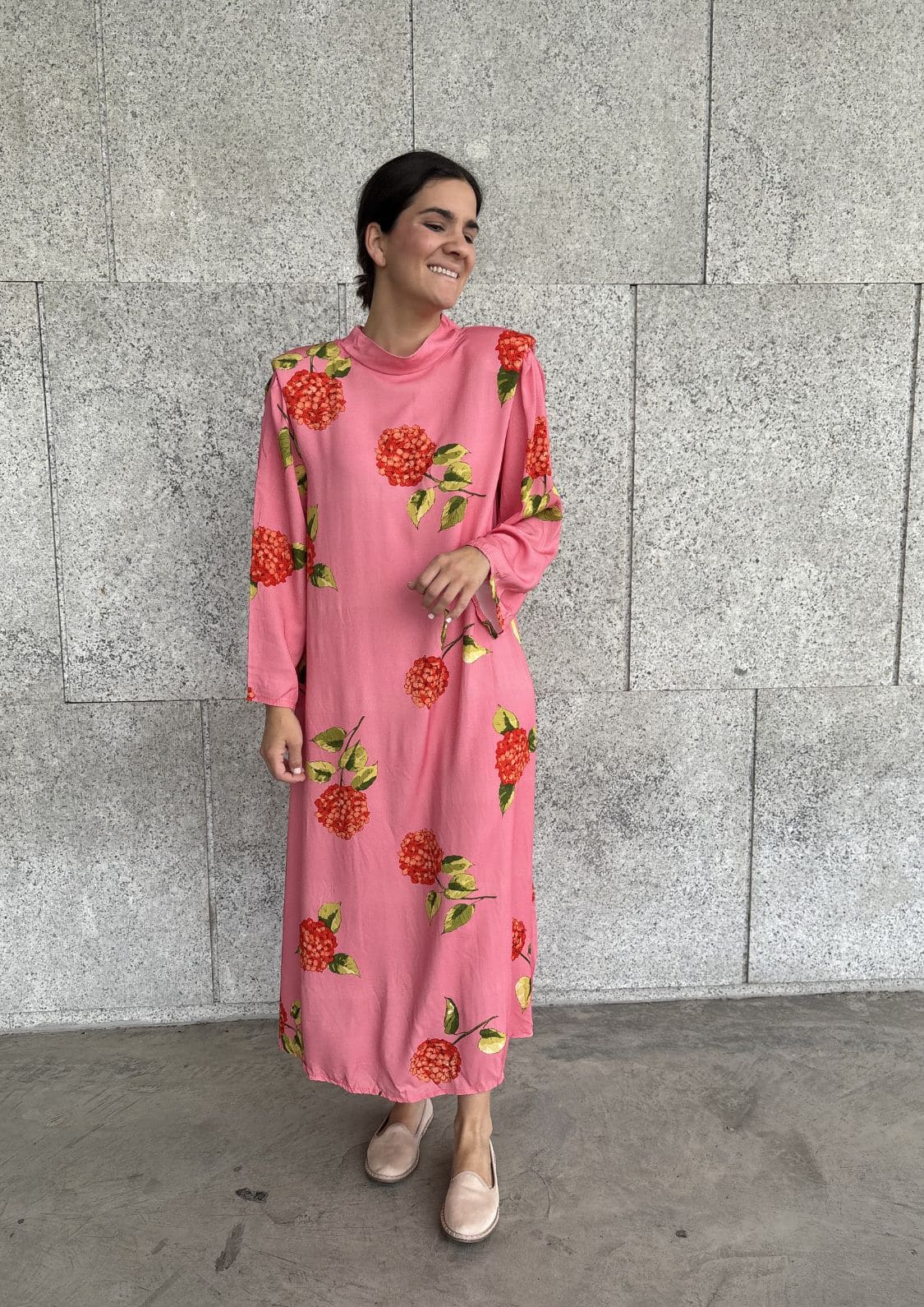 vestido gijon hortensias rojas